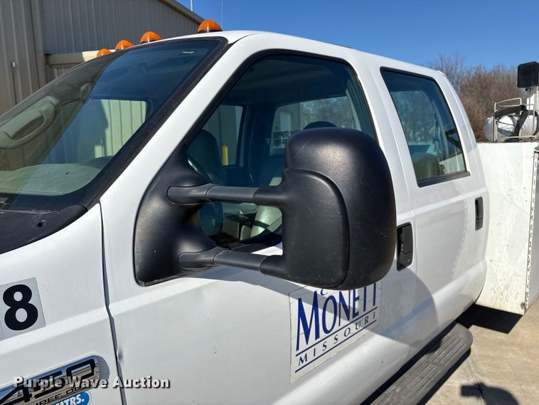 image for item EN5887 2005 Ford F450 utility / service truck