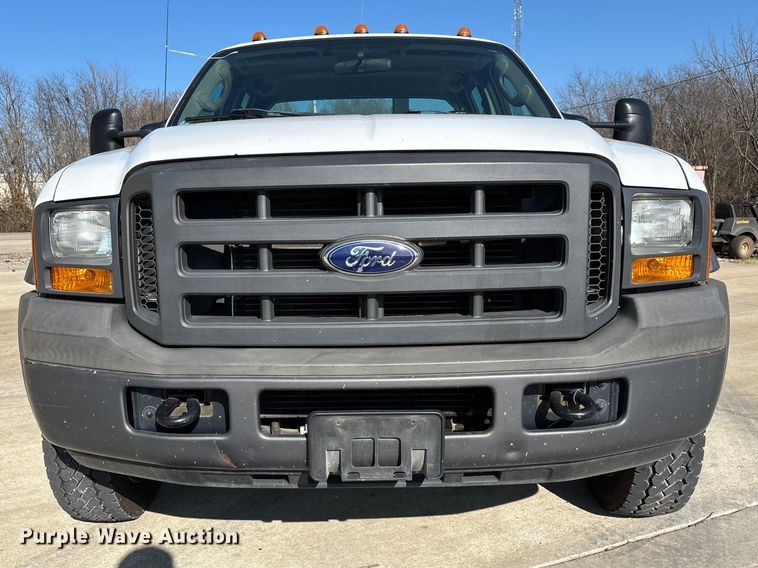 image for item EN5887 2005 Ford F450 utility / service truck