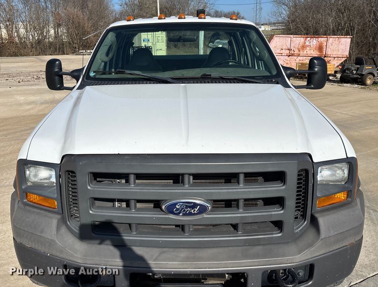 image for item EN5887 2005 Ford F450 utility / service truck