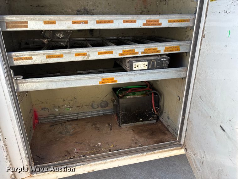 image for item EN5887 2005 Ford F450 utility / service truck