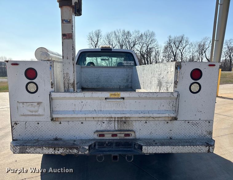 image for item EN5887 2005 Ford F450 utility / service truck