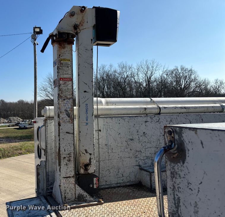 image for item EN5887 2005 Ford F450 utility / service truck