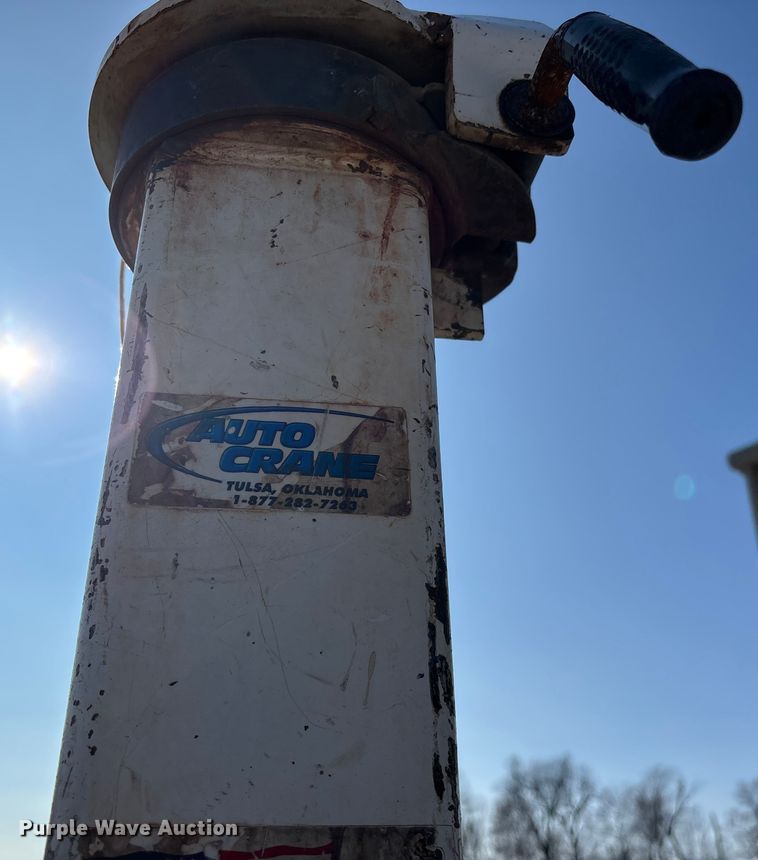 image for item EN5887 2005 Ford F450 utility / service truck