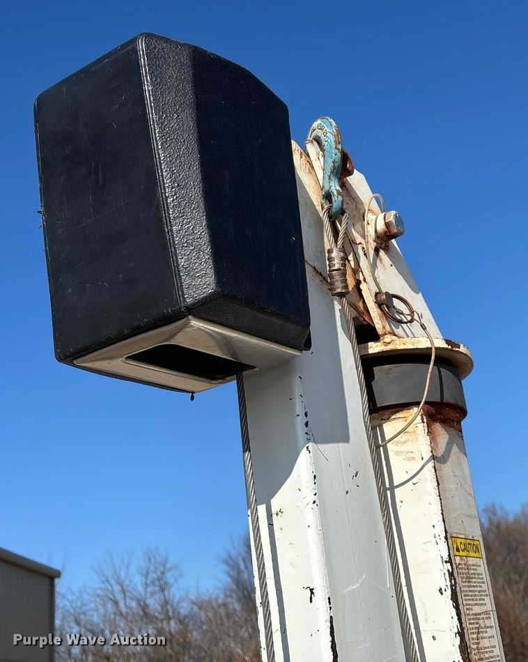 image for item EN5887 2005 Ford F450 utility / service truck