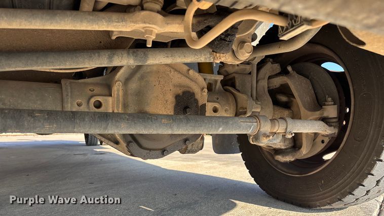 image for item EN5887 2005 Ford F450 utility / service truck