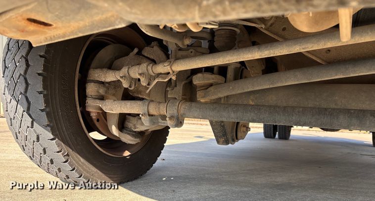 image for item EN5887 2005 Ford F450 utility / service truck