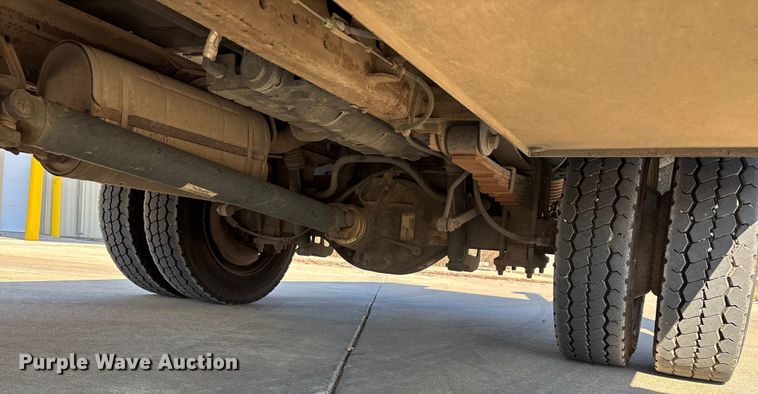 image for item EN5887 2005 Ford F450 utility / service truck