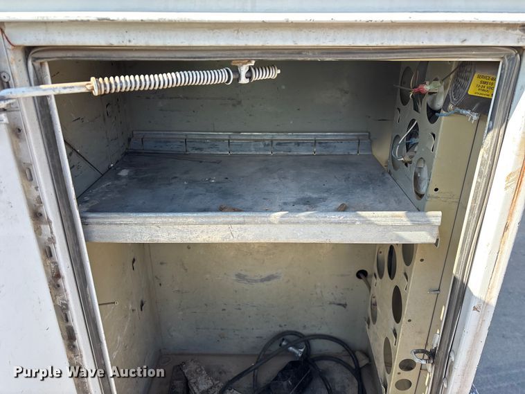 image for item EN5887 2005 Ford F450 utility / service truck