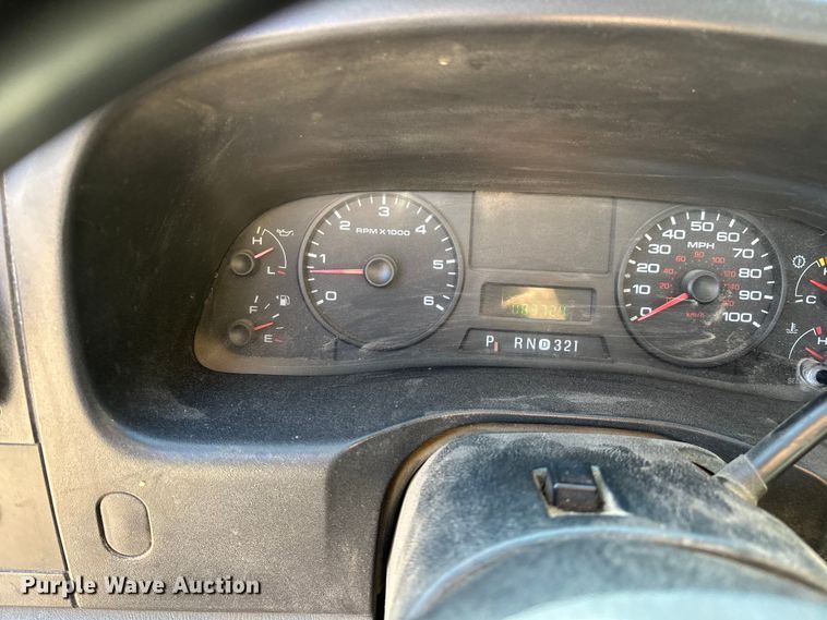 image for item EN5887 2005 Ford F450 utility / service truck