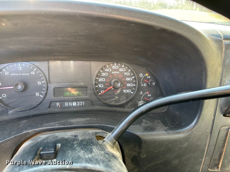 image for item EN5887 2005 Ford F450 utility / service truck