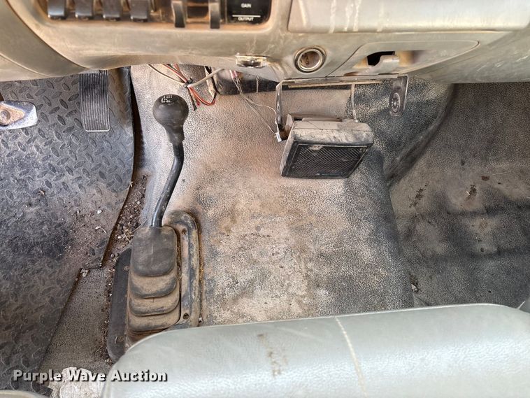 image for item EN5887 2005 Ford F450 utility / service truck