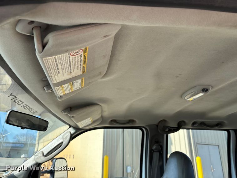 image for item EN5887 2005 Ford F450 utility / service truck