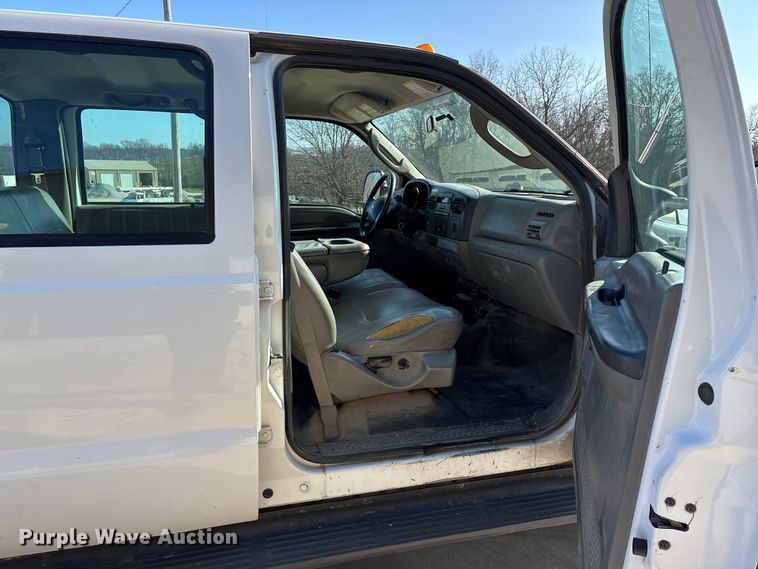 image for item EN5887 2005 Ford F450 utility / service truck