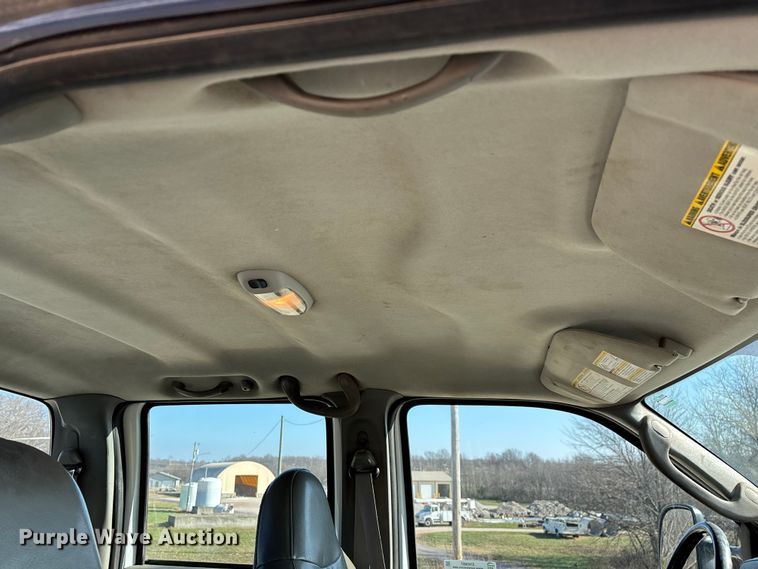 image for item EN5887 2005 Ford F450 utility / service truck