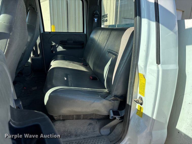 image for item EN5887 2005 Ford F450 utility / service truck