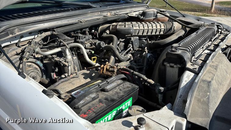 image for item EN5887 2005 Ford F450 utility / service truck