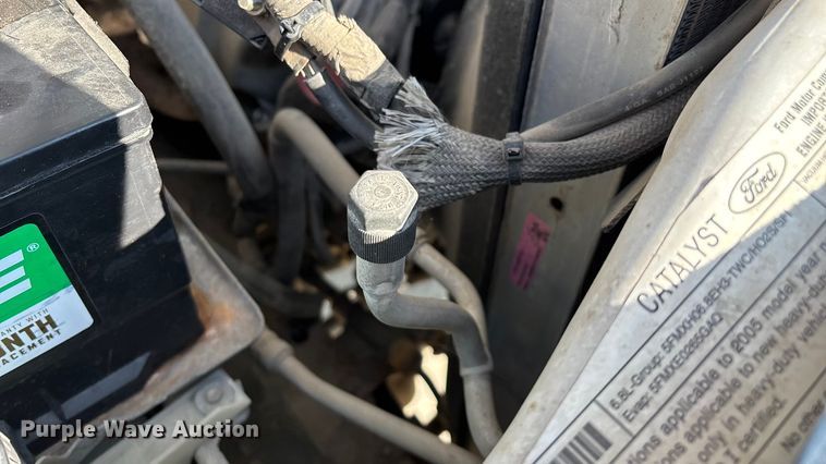 image for item EN5887 2005 Ford F450 utility / service truck