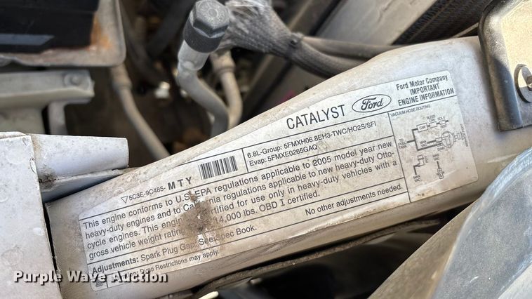 image for item EN5887 2005 Ford F450 utility / service truck