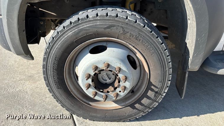 image for item EN5887 2005 Ford F450 utility / service truck