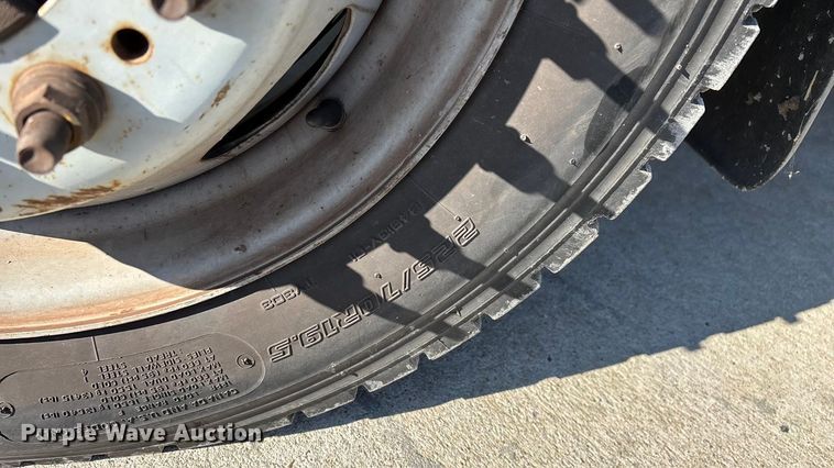 image for item EN5887 2005 Ford F450 utility / service truck