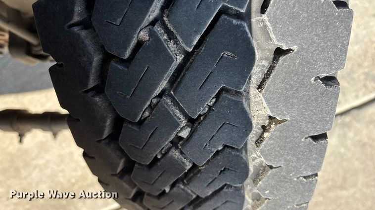 image for item EN5887 2005 Ford F450 utility / service truck