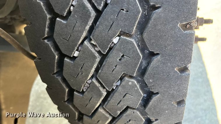 image for item EN5887 2005 Ford F450 utility / service truck