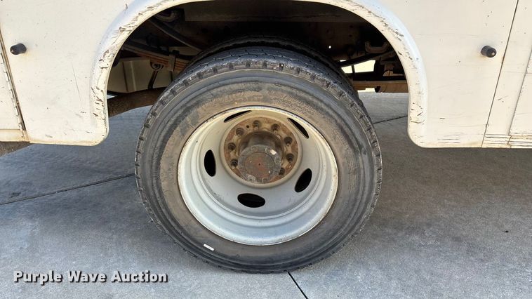 image for item EN5887 2005 Ford F450 utility / service truck