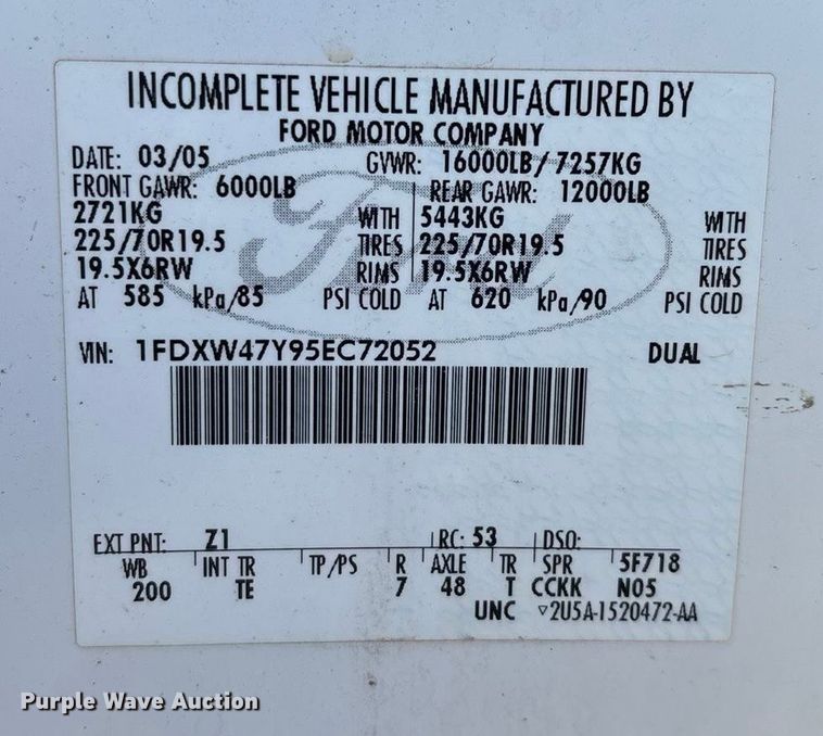 image for item EN5887 2005 Ford F450 utility / service truck