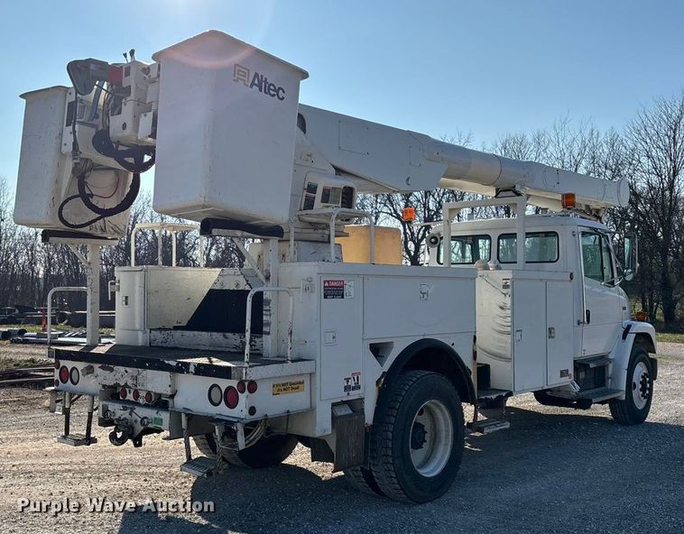 image for item EN5889 1999 Freightliner FL70 bucket truck