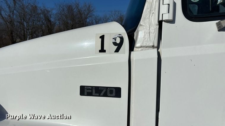 image for item EN5889 1999 Freightliner FL70 bucket truck