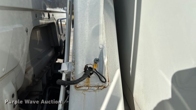 image for item EN5889 1999 Freightliner FL70 bucket truck