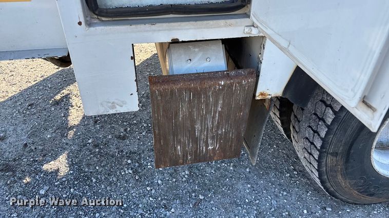 image for item EN5889 1999 Freightliner FL70 bucket truck