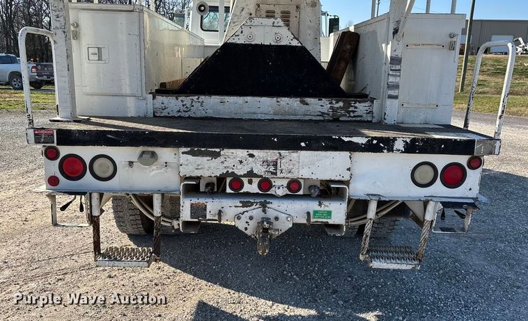 image for item EN5889 1999 Freightliner FL70 bucket truck