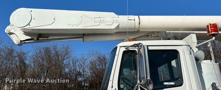 image for item EN5889 1999 Freightliner FL70 bucket truck