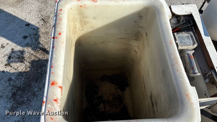 image for item EN5889 1999 Freightliner FL70 bucket truck