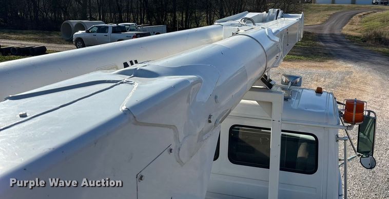 image for item EN5889 1999 Freightliner FL70 bucket truck