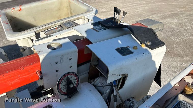 image for item EN5889 1999 Freightliner FL70 bucket truck