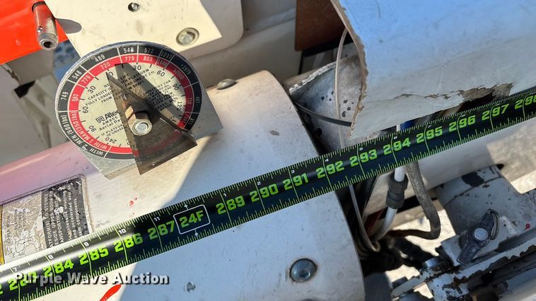 image for item EN5889 1999 Freightliner FL70 bucket truck