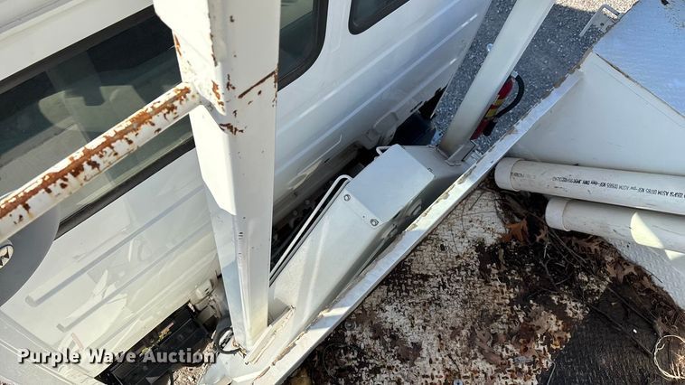 image for item EN5889 1999 Freightliner FL70 bucket truck