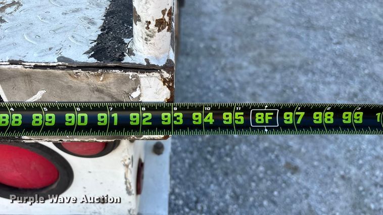 image for item EN5889 1999 Freightliner FL70 bucket truck