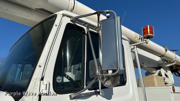 image for item EN5889 1999 Freightliner FL70 bucket truck