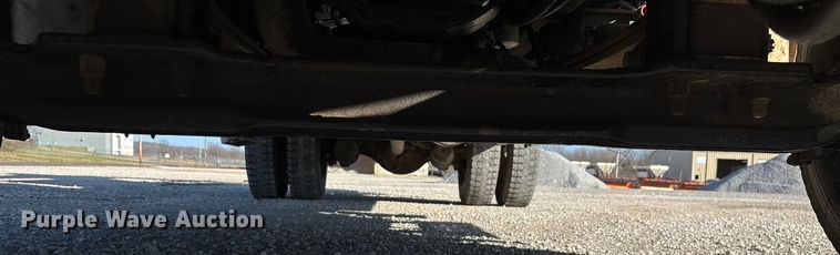 image for item EN5889 1999 Freightliner FL70 bucket truck