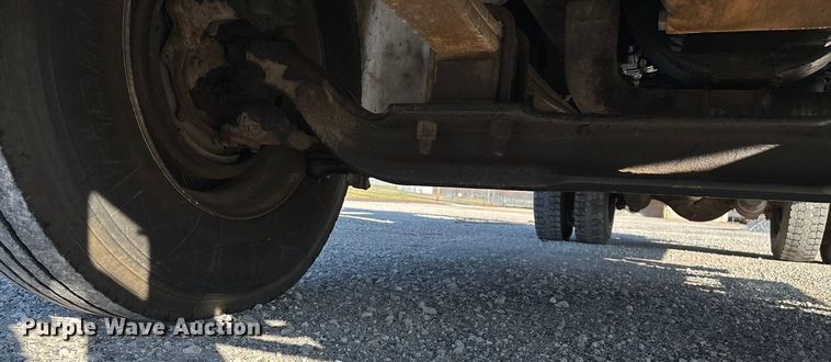 image for item EN5889 1999 Freightliner FL70 bucket truck