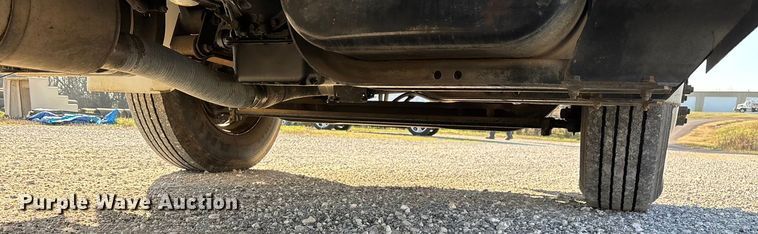 image for item EN5889 1999 Freightliner FL70 bucket truck