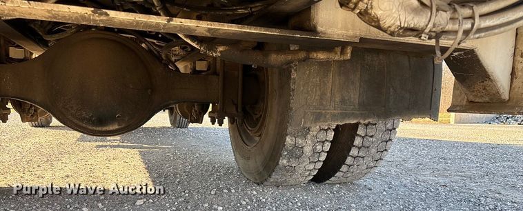 image for item EN5889 1999 Freightliner FL70 bucket truck