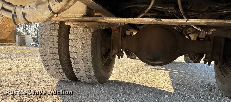 image for item EN5889 1999 Freightliner FL70 bucket truck