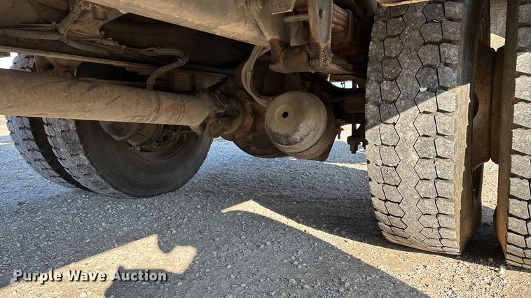 image for item EN5889 1999 Freightliner FL70 bucket truck