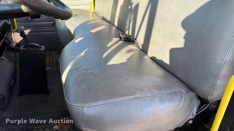 image for item EN5889 1999 Freightliner FL70 bucket truck