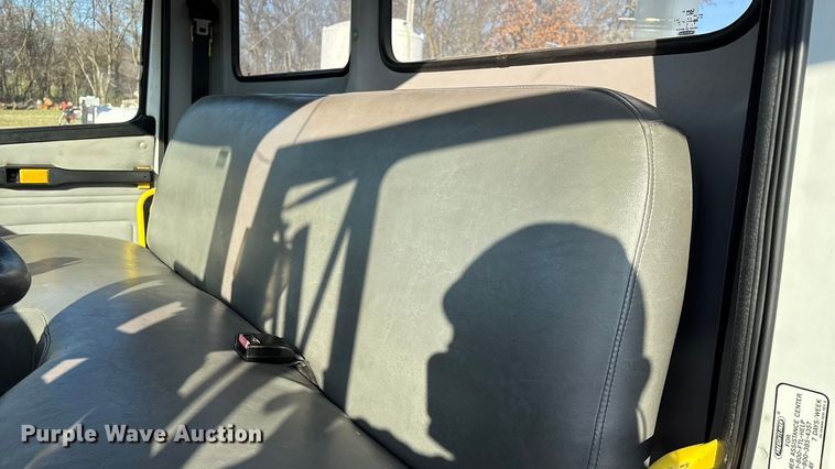 image for item EN5889 1999 Freightliner FL70 bucket truck