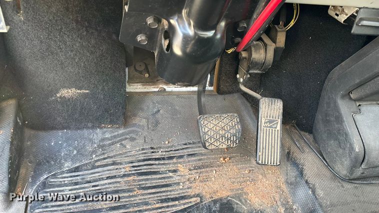 image for item EN5889 1999 Freightliner FL70 bucket truck